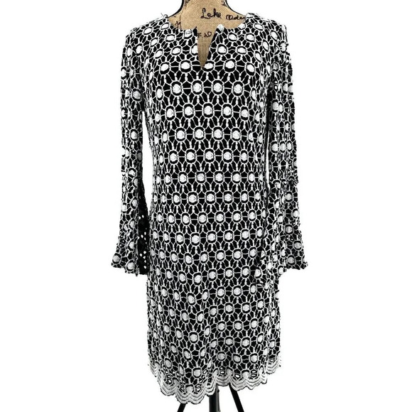 Robbie Bee‎ Dress Woman M Floral Knit Cut Out Scallop Hem Bell Sleeve Lined Midi - Picture 1 of 12
